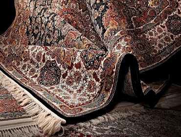 چگونه فرآیند آهارزنی در قالیشویی، فرش را دوباره تازه و درخشان می‌کند؟