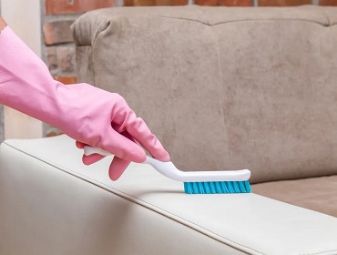 لک لاک روی مبل چگونه پاک میشود؟ 