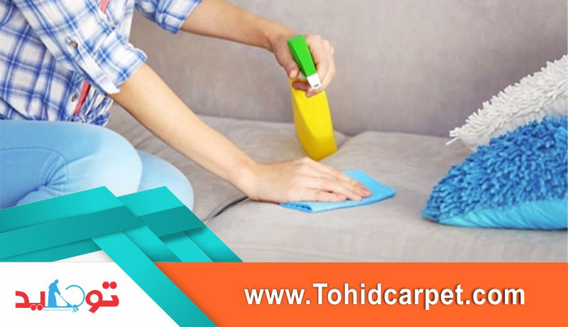 پاک کردن لکه روغن از مبل 